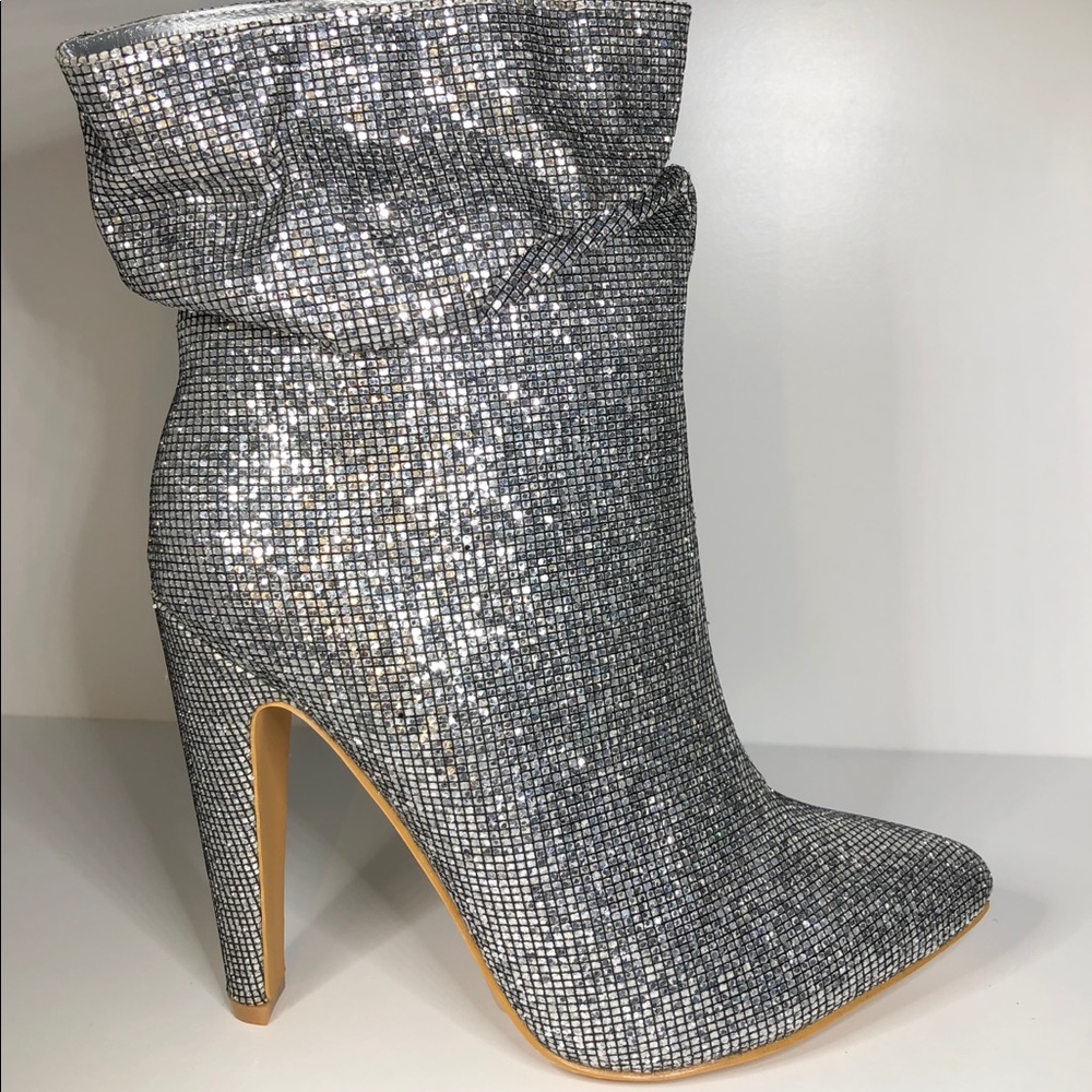 ‼️LAST ONE‼️Silver Embellished Booties - Picture 3 of 5